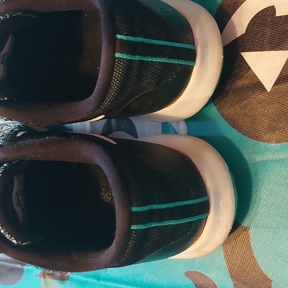 Women's Nikes - Picture 3 of 5